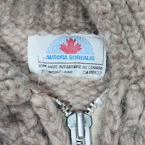 Wool Cowichan Like Sweater - Picture 3 of 3